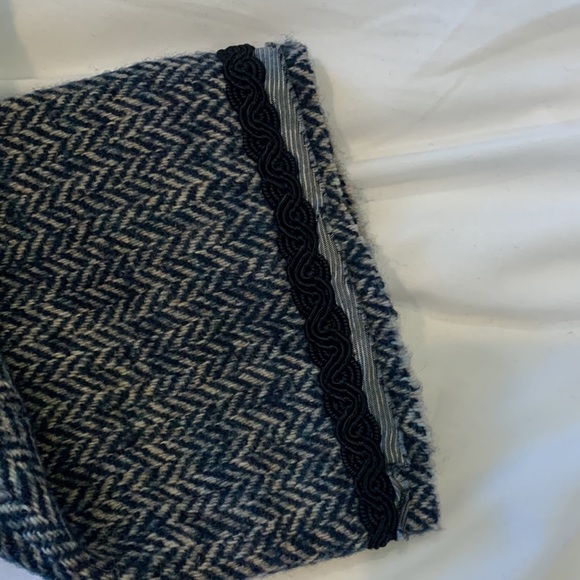 RIANI size 8 / EU 40 beaded collar gray wool blazer in excellent condition - Picture 13 of 13